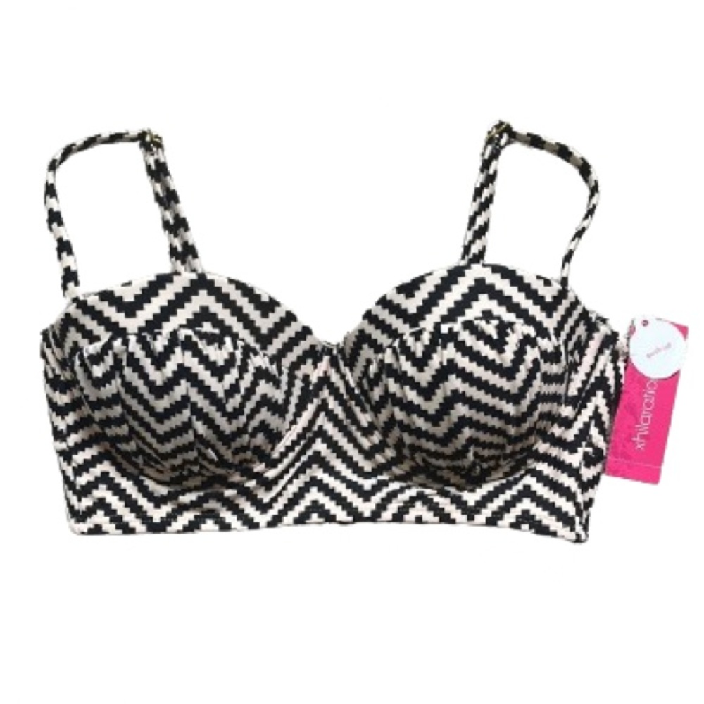 NWT XHILARATION BLACK AND WHITE GEOMETRIC PATTERN PUSH UP BIKINI TOP SIZE S